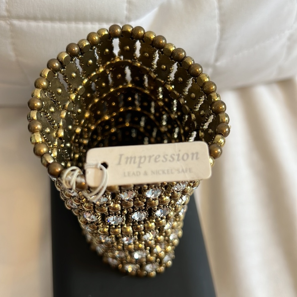 Stretch cuff bracelet - Picture 2 of 4